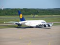 Lufthansa Airbus A 380 zu Besuch Flughafen Koeln Bonn P039